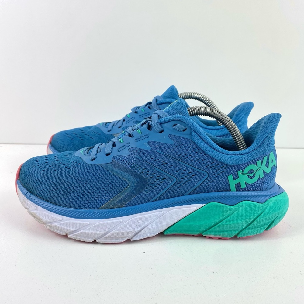 HOKA ONE ONE Women’s Arahi 5 Running Shoes